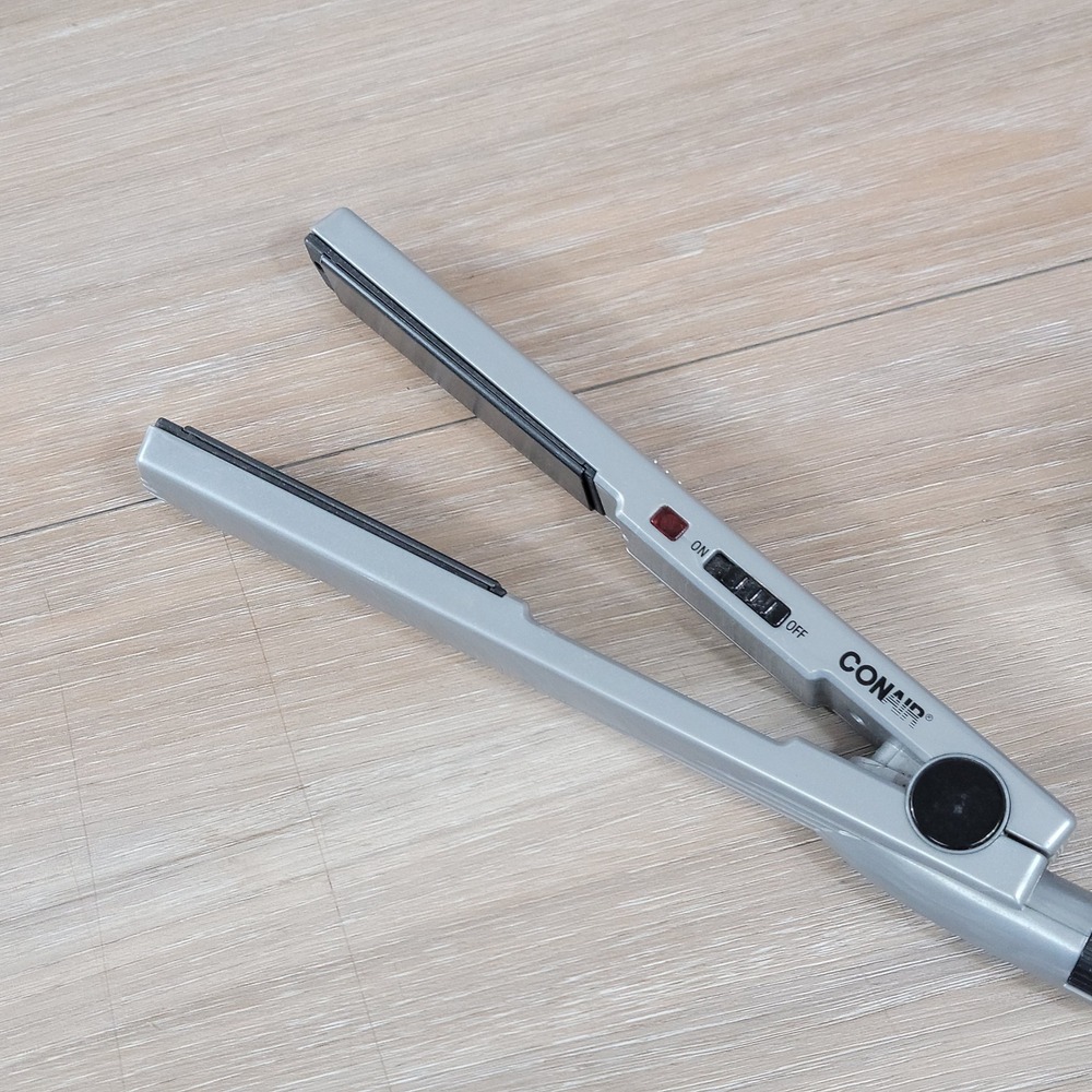 Conair CS50BXBC Silver Mini Hair Straightener Flat Iron Dual Voltage